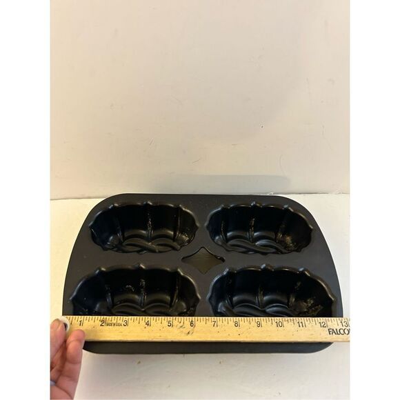 NordicWare 4 mini bunt loaf heavy duty baking pan 13x9" Bake ware pans - Picture 3 of 6